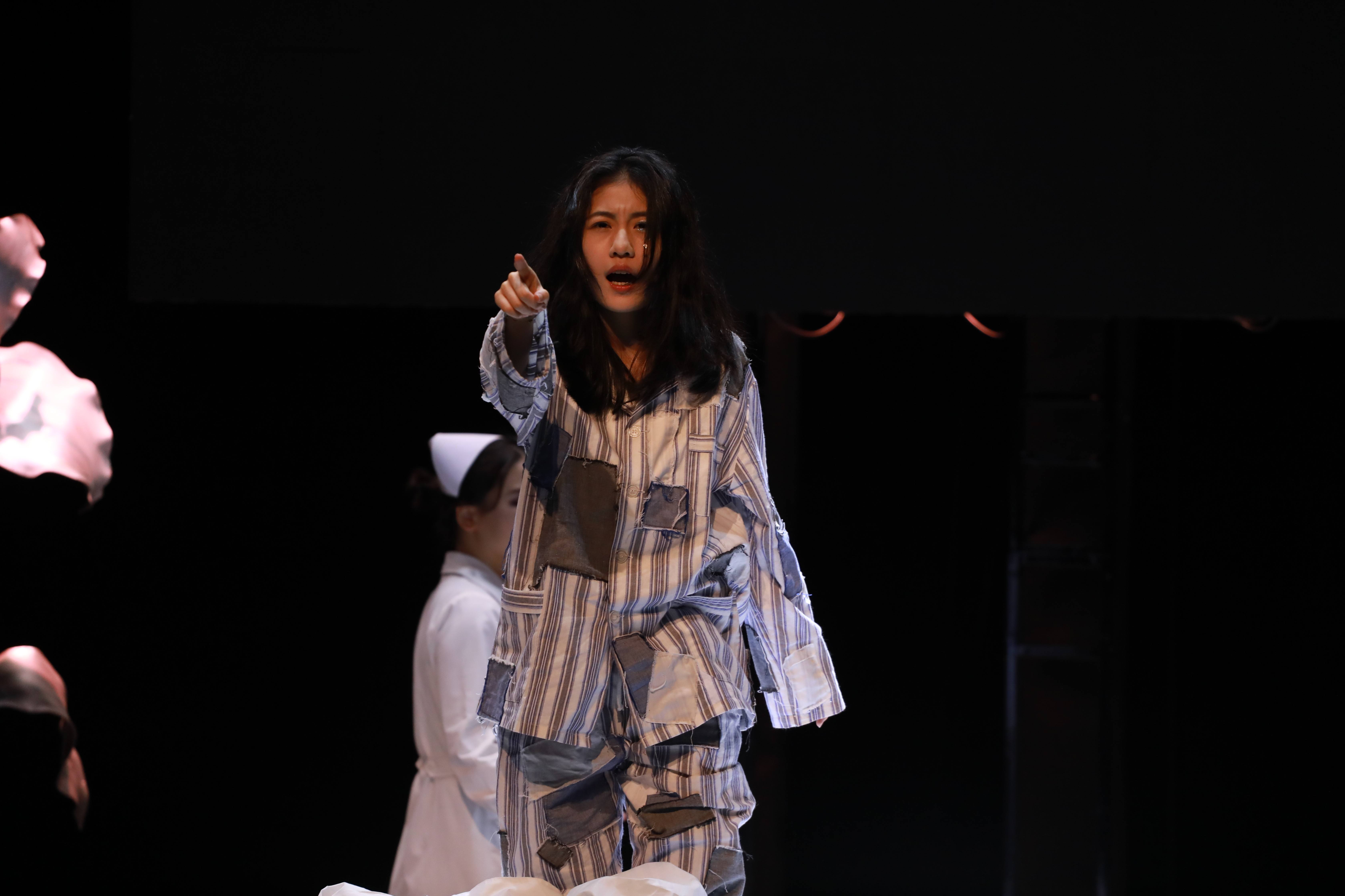 Alice in Bed image 2