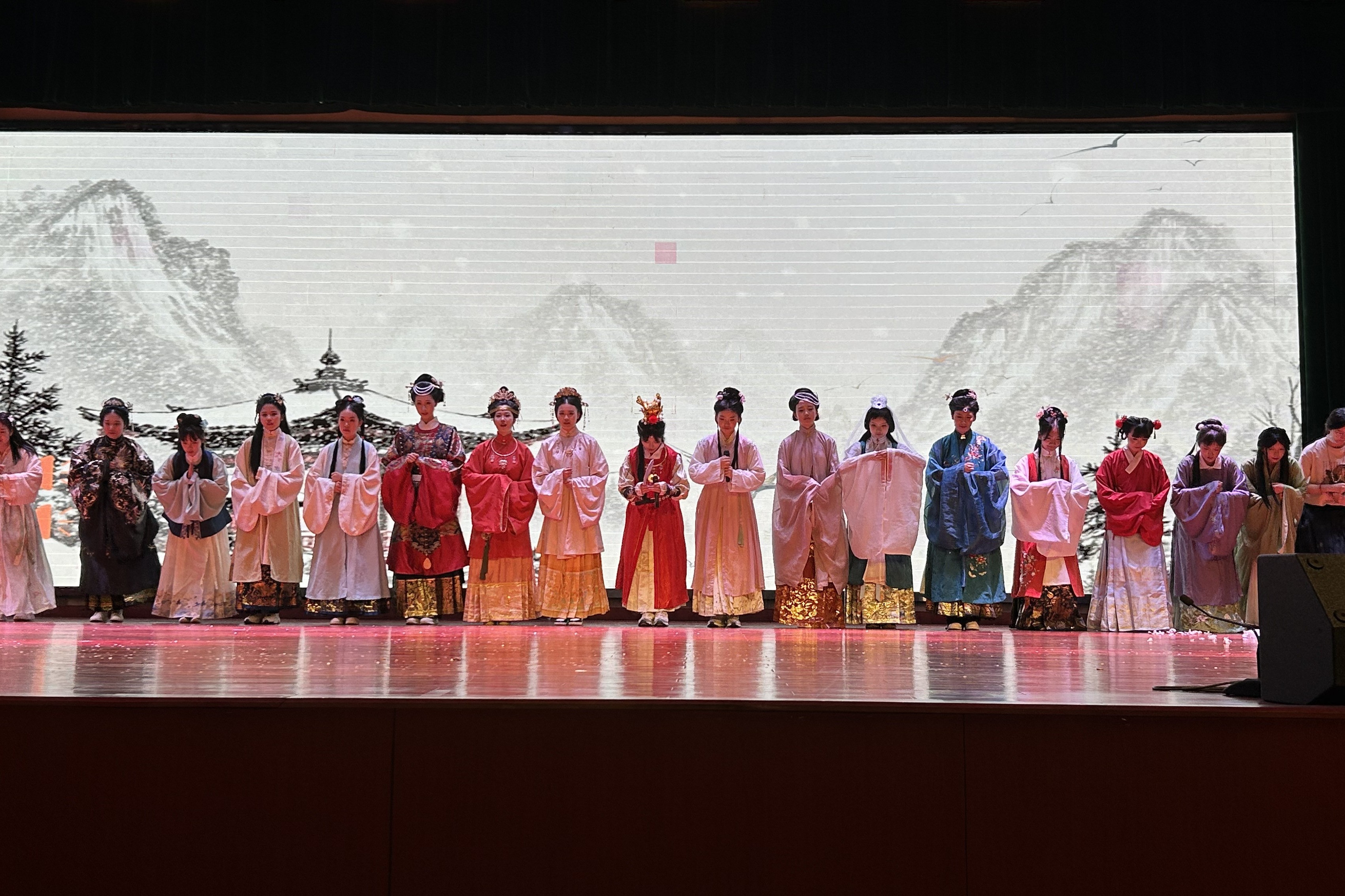 A collaborative class performance of Dream of the Red Chamber