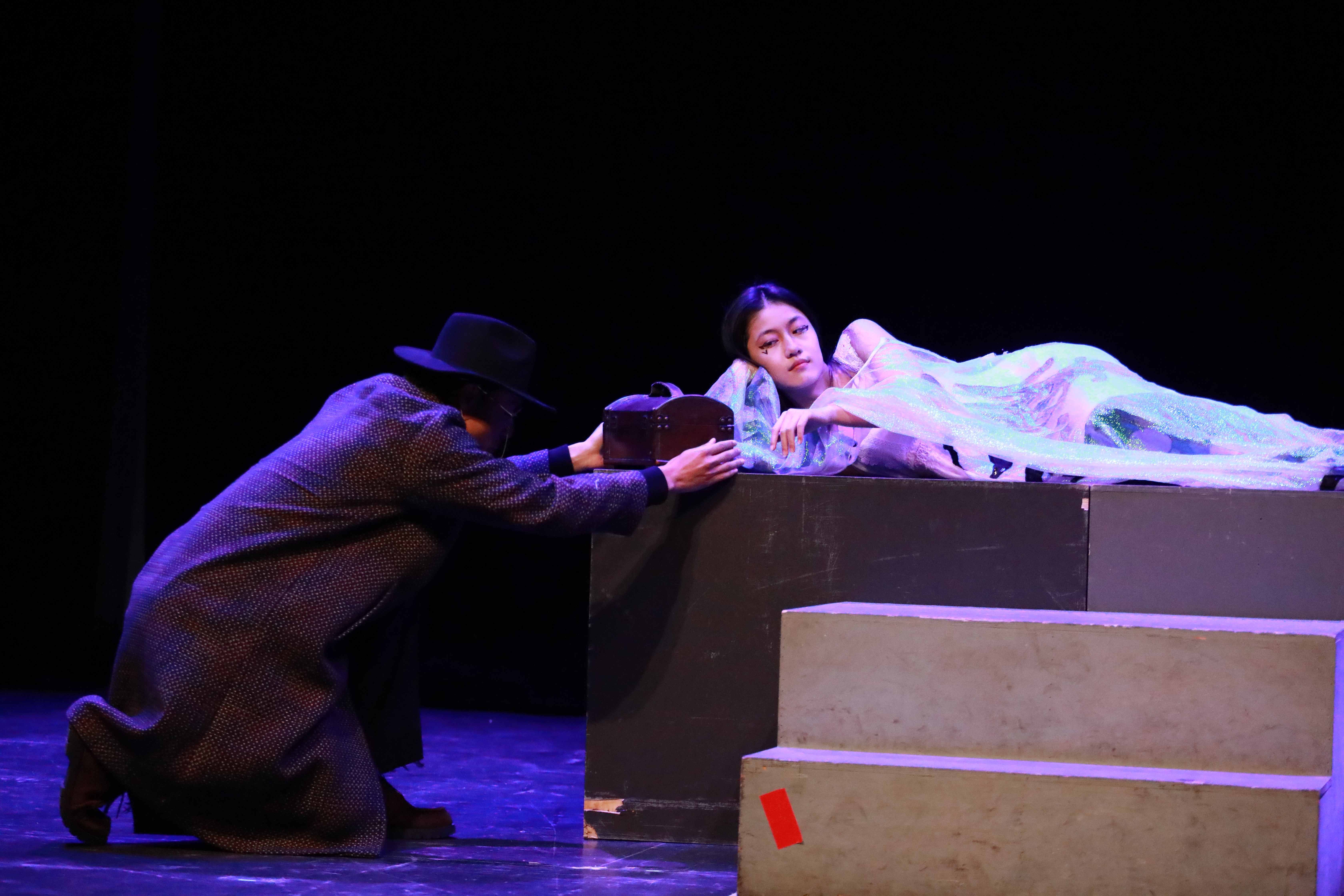 The Loves of Lady Purple image 3